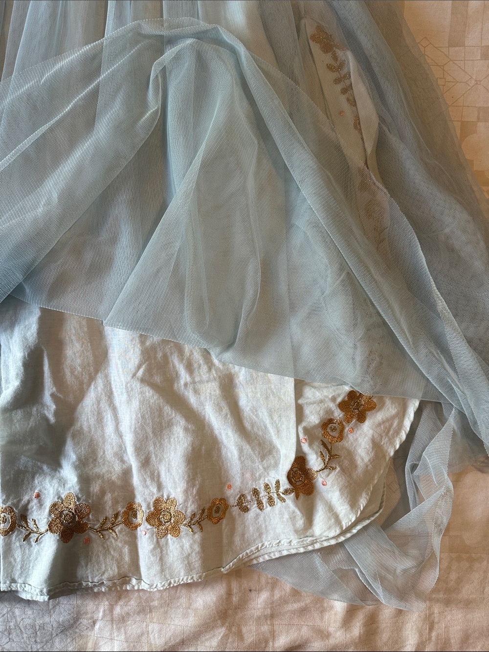 Stella McCartney Kids Light Blue Tulle Dress with Gold Embroidery - Picture 4 of 5
